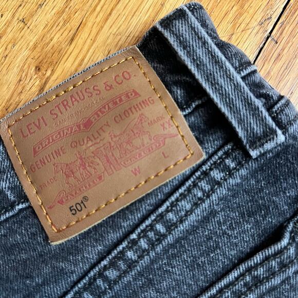 Levi’s Jeans Womens 28 Premium 501 Button Fly Distressed Faded Black - Picture 6 of 13